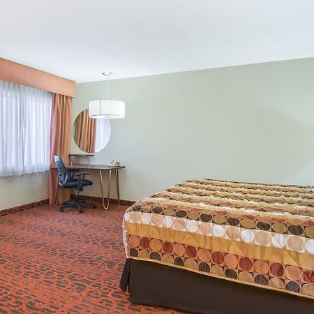 Super 8 By Wyndham Portales Motel Exterior photo