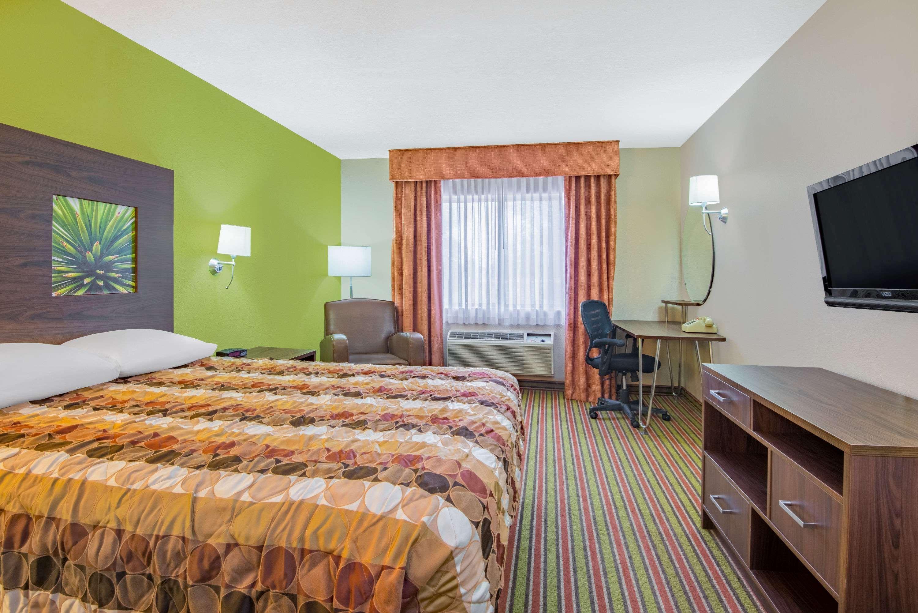 Super 8 By Wyndham Portales Motel Exterior photo